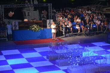 La presentadora del evento Irene Wittwer