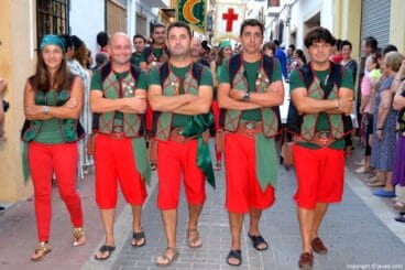 Miembros de la Filà Capitana Contrabandistes de Xàbia