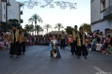 Miembros infantiles de la Filà Almoradins