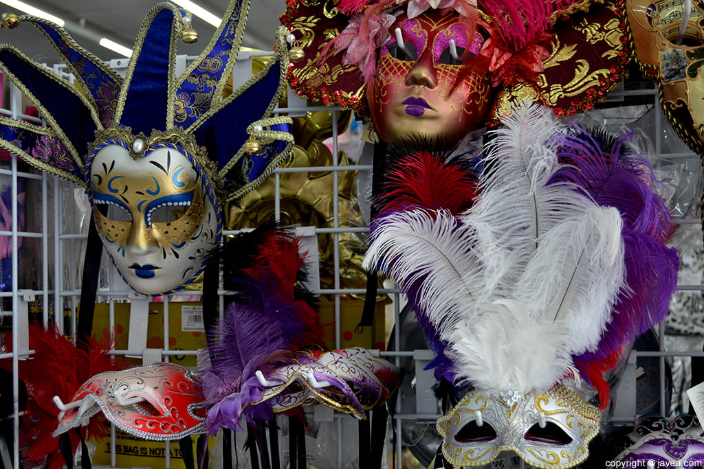 Todo tipo de máscaras en Todo Fiesta