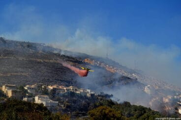 Unas 700 viviendas han sido desalojadas en el incendio de las cumbres del sol