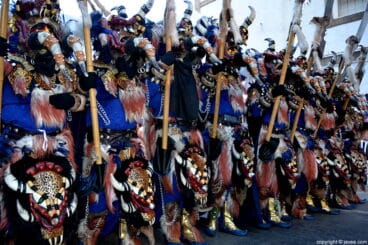 Vestidos de gala en el desfiel de Moros y Cristianos de Xàbia