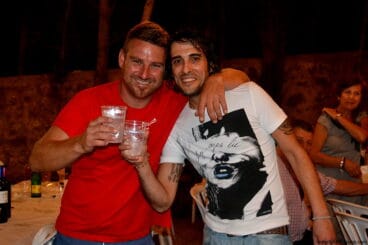 Amigos en las fiestas de La Plana