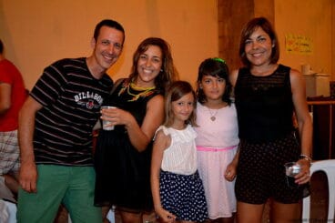 Grupo de amigos en las fiestas de La Plana de Xàbia