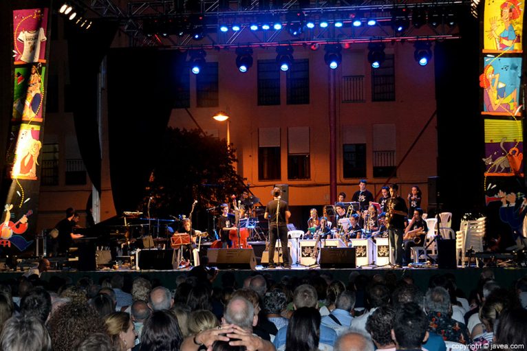 La Sant Andreu Jazz Band fue la encargada de abrir la XIV edición del Festival Xàbia Jazz