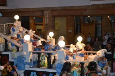 Carroza infantil en la cabalgata de fiestas Mare de Déu de Loret