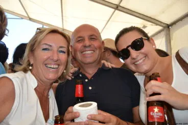 Disfrutando en el baret dels bous a la mar de Xàbia