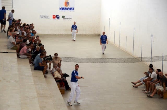 El Trinquet de Xàbia durante una partida de escala i corda