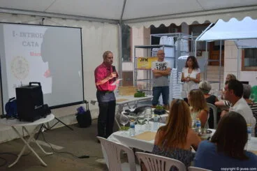 José Erades se encargó de presentar la I Cata de Vinos Mare de Déu de Loreto