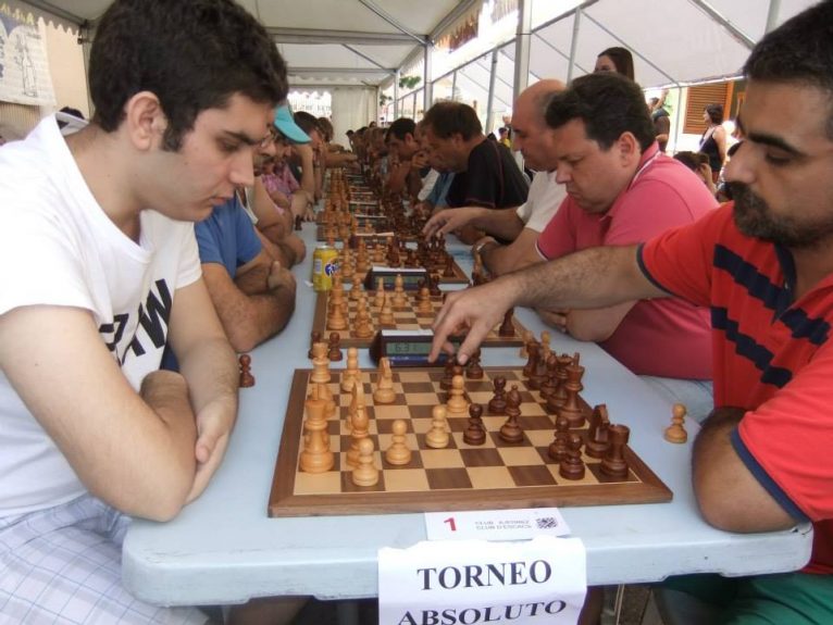 Luis Mª Campos durante una partida del Torneo Absoluto Villa de Xàbia