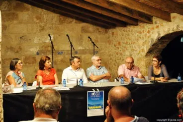 La mesa de la presentación