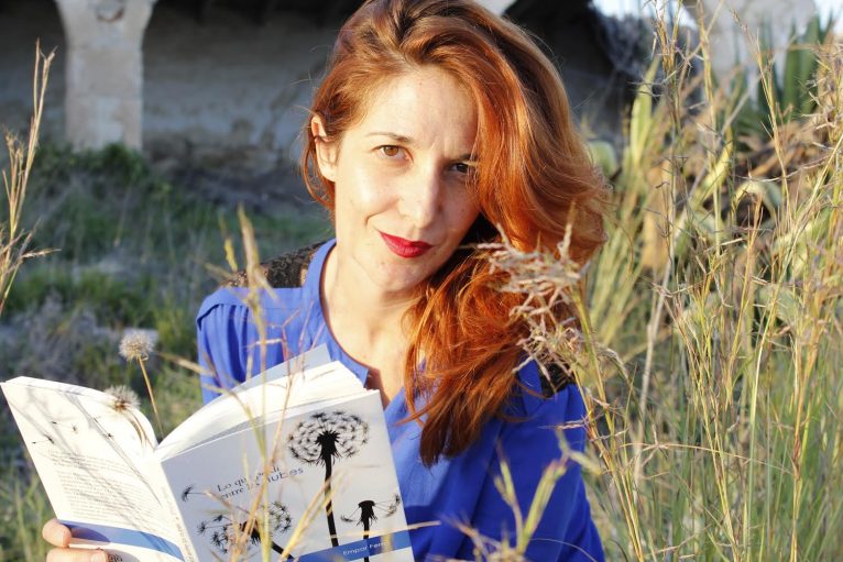 La escritora Empar Ferrer autora de la novela "Lo que perdí entre las nubes"