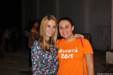 Quinta de 2015 acompañada por una amiga