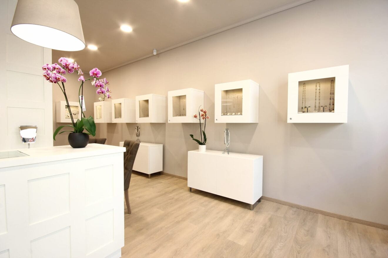 Infinity Jewellery & Gentleman en Aduanas del Mar