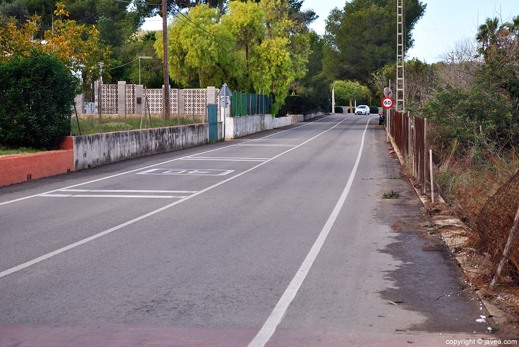 El camí Cabanes en su inicio desde la calle Haya viniendo desde el Arenal