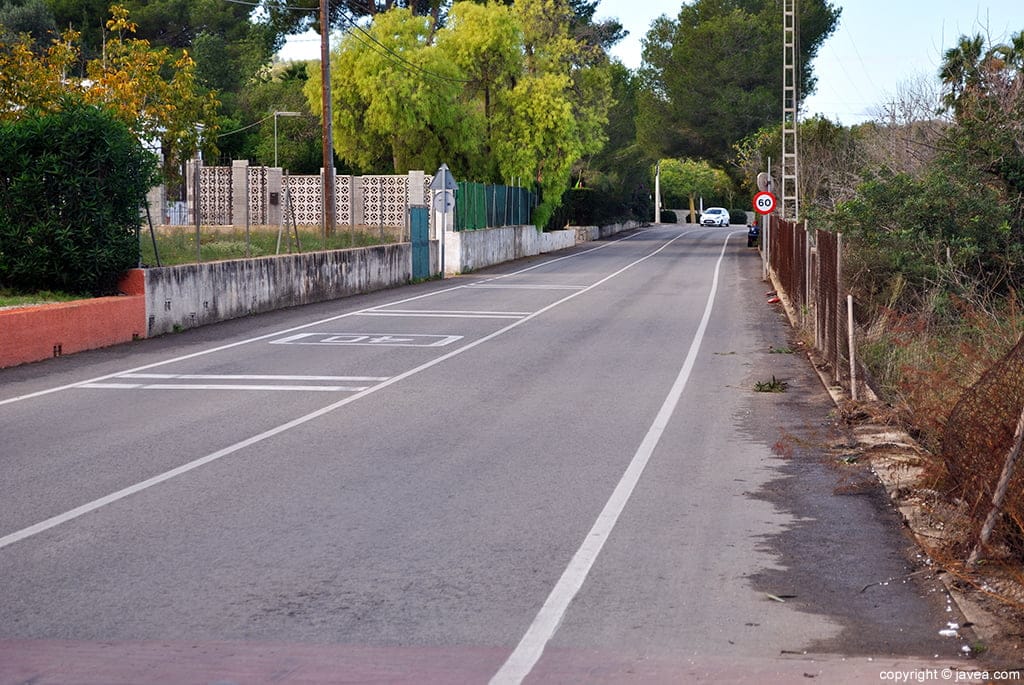 El camí Cabanes en su inicio desde la calle Haya viniendo desde el Arenal