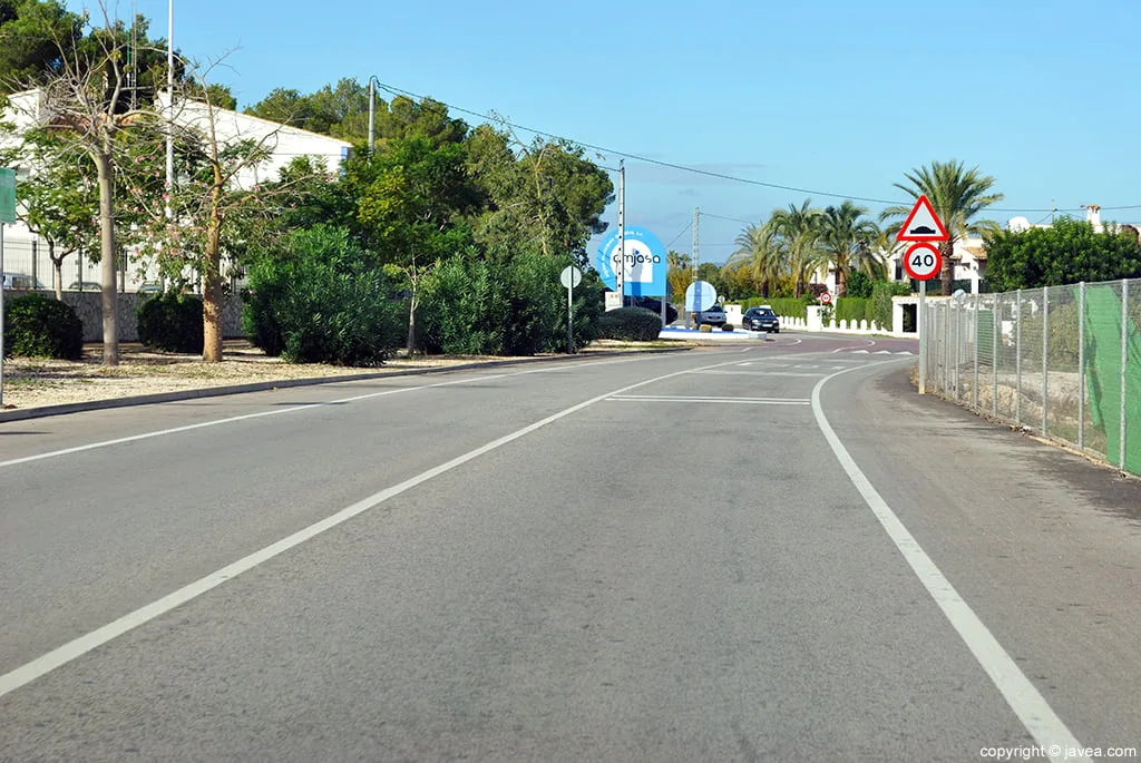 El Camí Cabanes pasa por delante de la empresa municipal de aguas Amjasa