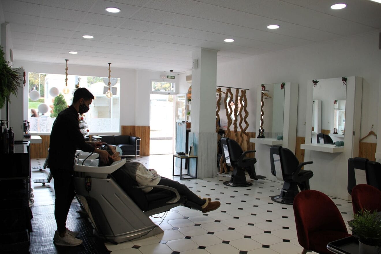 Peluquería moderna y fresca en Jávea - Charlie & O