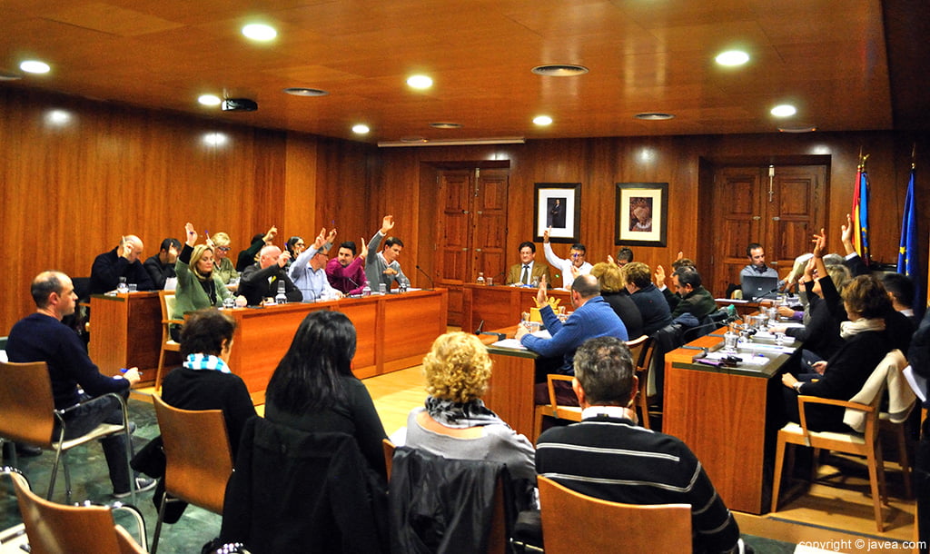 El pleno del Ayuntamiento aprobó las alegaciones presentadas respecto al proyecto del faro