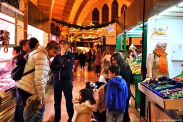 Mucho ambiente en el Mercat Municipal