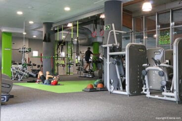 Suelo gimnasio Centro Deportivo Denia