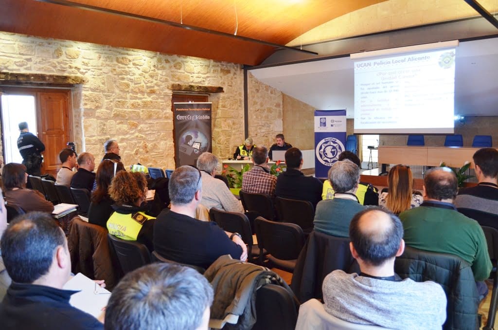 Conferencia de la Unidad Canina