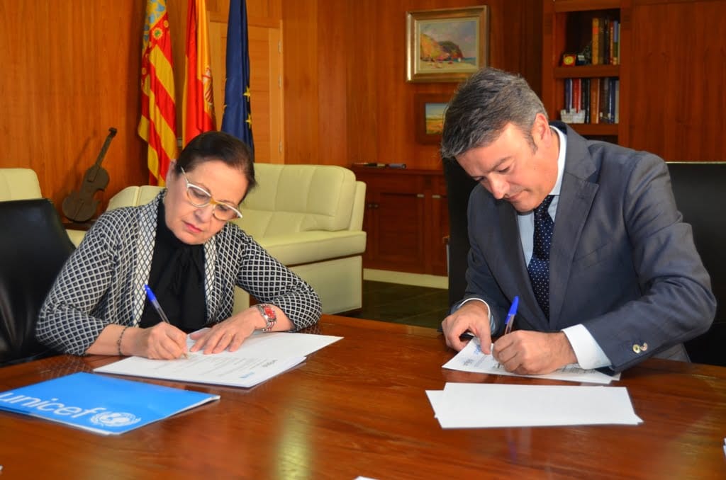 Firma del Convenio de Amjasa con Unicef