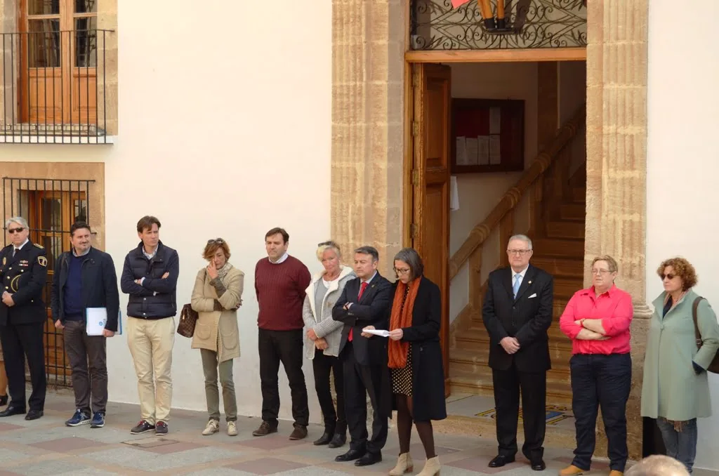 Empar Bolufer leyendo el manifiesto