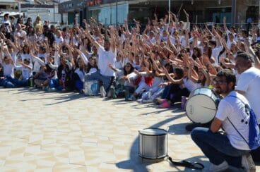Los escolares participaron en la batucada