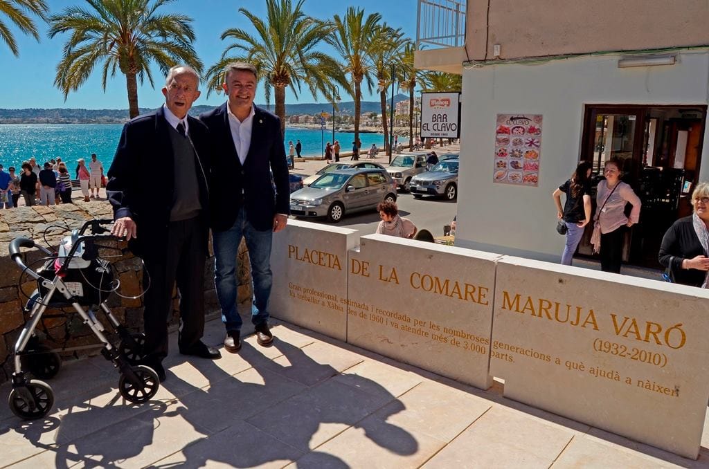 Miguel, viudo de Maruja Varó junto a José Chulvi