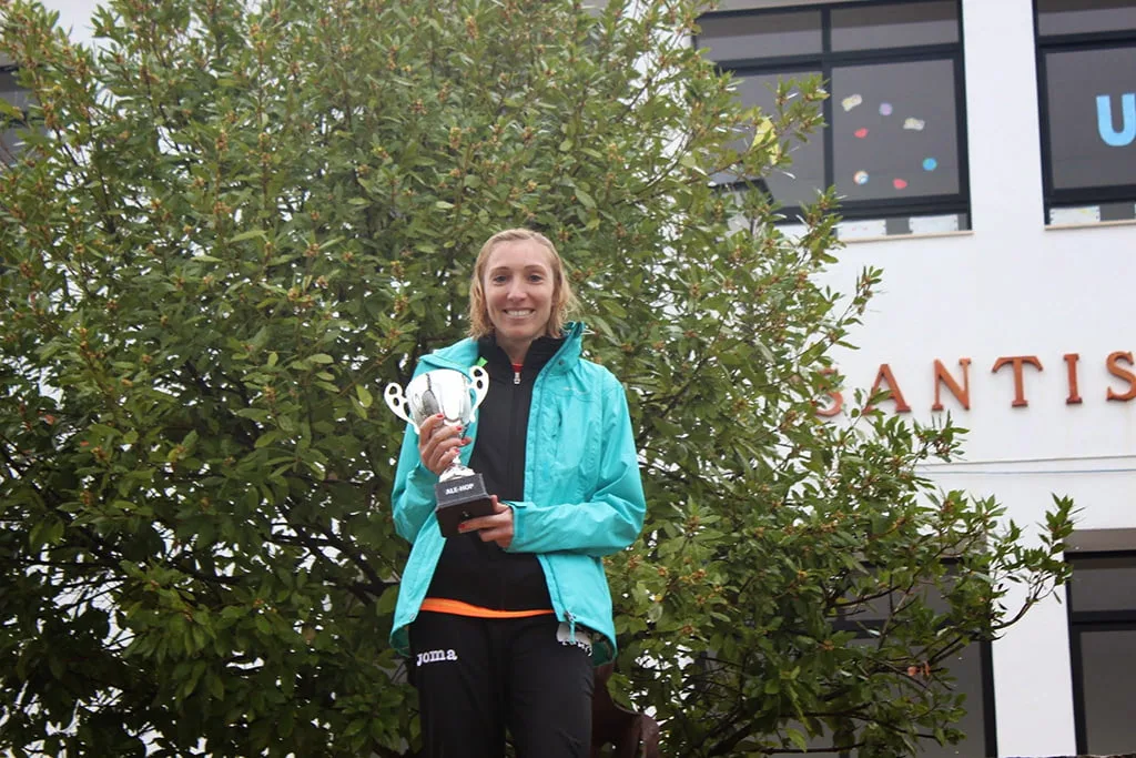Mª Isabel Ferrer en el podium de Gata