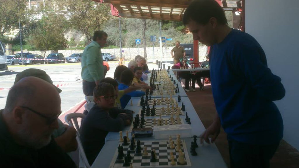 Partidas simultaneas de ajedrez del Mig Any de Festes en Xàbia