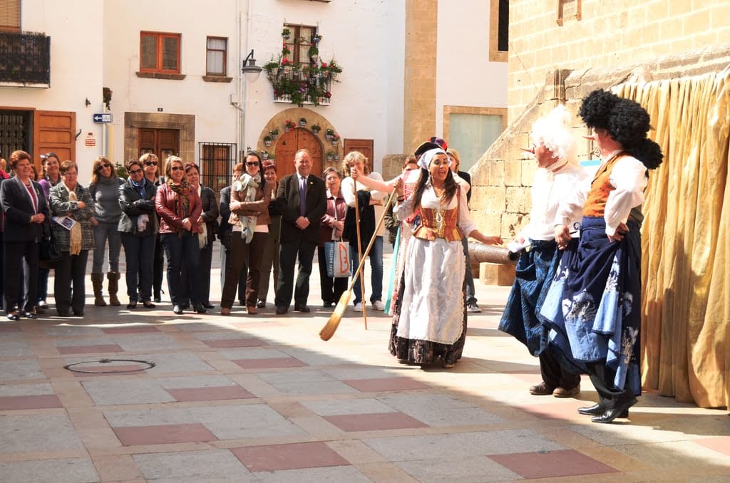 Performace del Día de la Mujer en Jávea