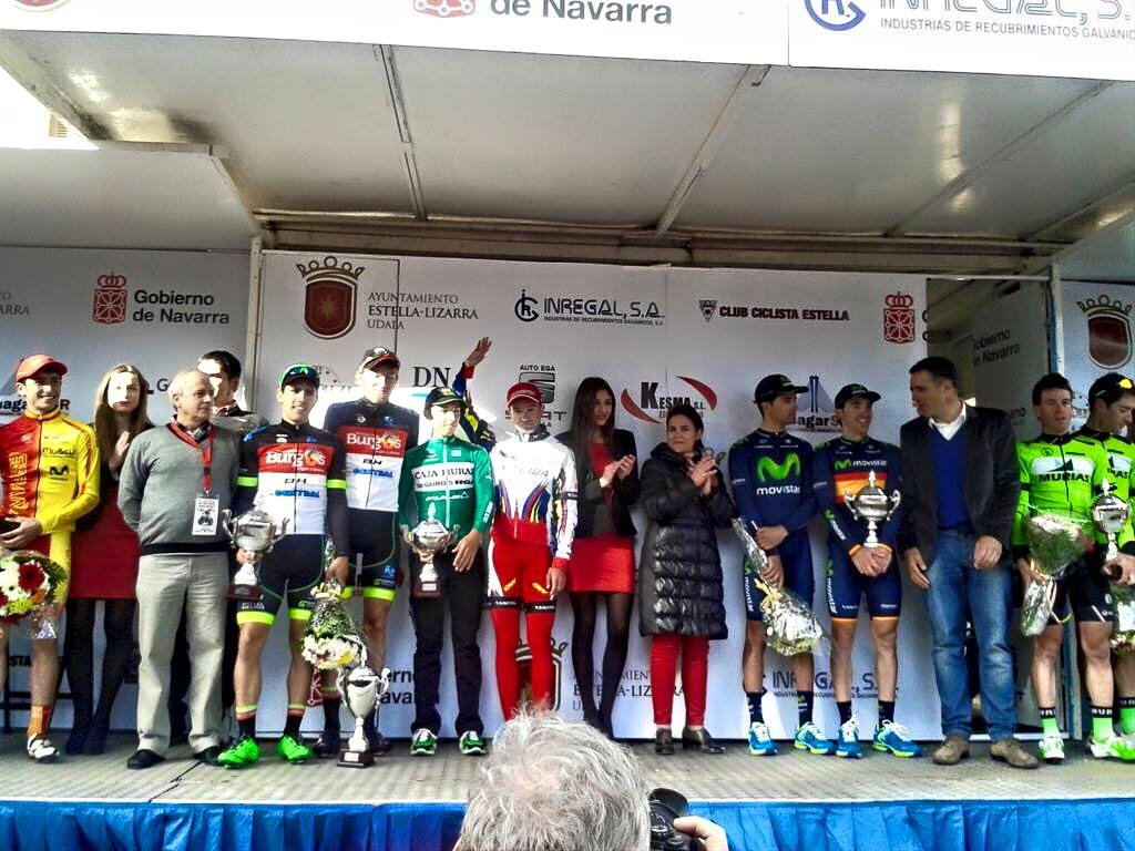 Antonio Molina con el maillot verde del Caja Rural