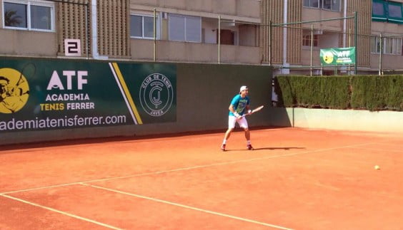 David Ferrer entrenando en el Club Tenis Jávea