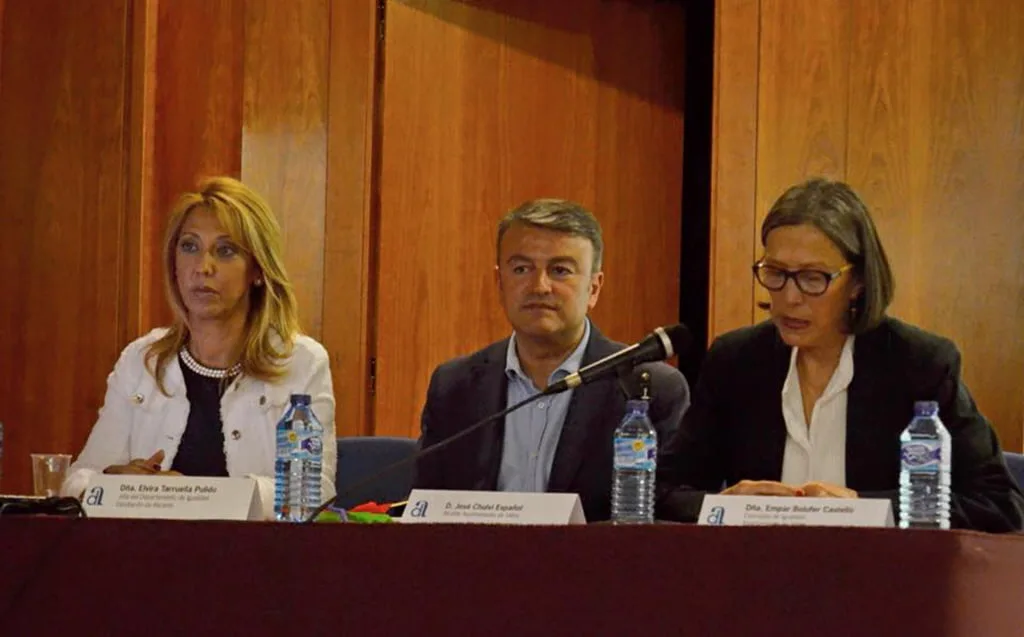 Elvira Tarruella junto a Chulvi y Empar Bolufer