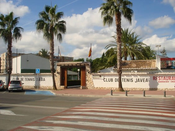 Entrada principal del Club Tenis Jávea