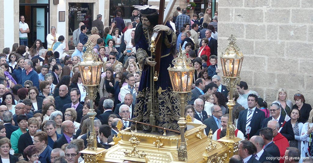 Imagen de Jesús Nazareno tras la salida de la iglesia