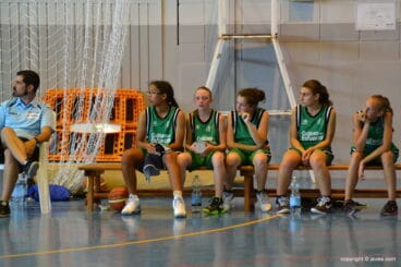 Banquillo de las chicas de basket de Jávea