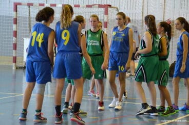 Estrechos marcajes en el Jávea-Ondara de básket