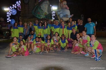 Comisión Fogueres junto a los cargos