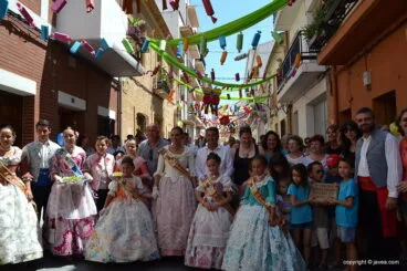 Comisión de la calle Jesús Nazareno tras recibir su premio