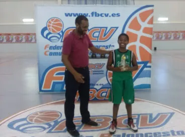 Josep Peral del CB. Joventut Xàbia mejor jugador de la final Benjamín