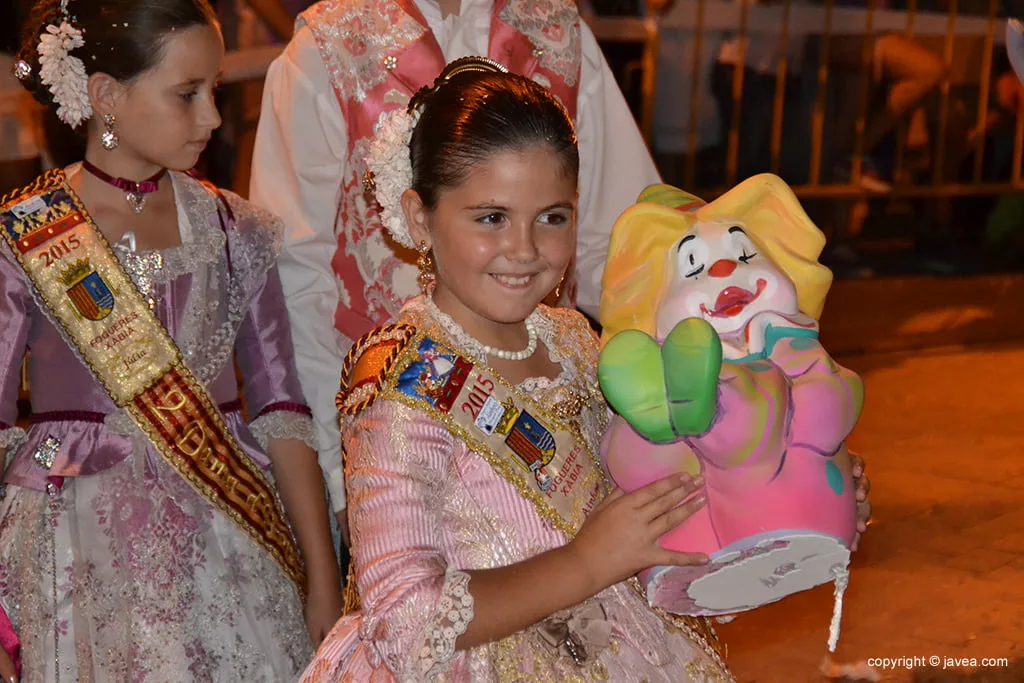 La Reina Infantil con el ninot indultat