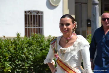Lucía Catalá reina de fogueres en el desfile