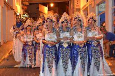 Filà Baharis iniciando el desfile