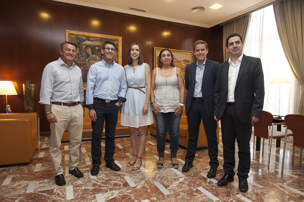 José Chulvi con los alcaldes que conforman la Alianza de la Comarcas Centrales