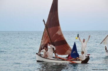Los moros se acercan a la playa