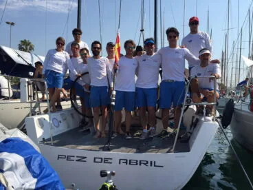 Maribel Sivera con sus compañeros de barco