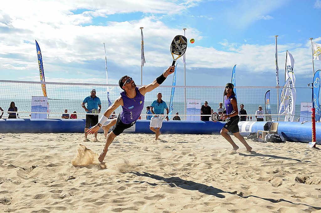 How to Play Beach Tennis? 